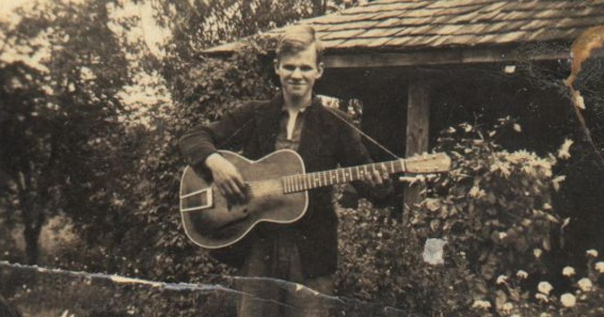 アート・デザイン・音楽 The Guitar Of Doc Watson Doc's Guitar Doc Watson Fingerstyle Guitar - YouTube